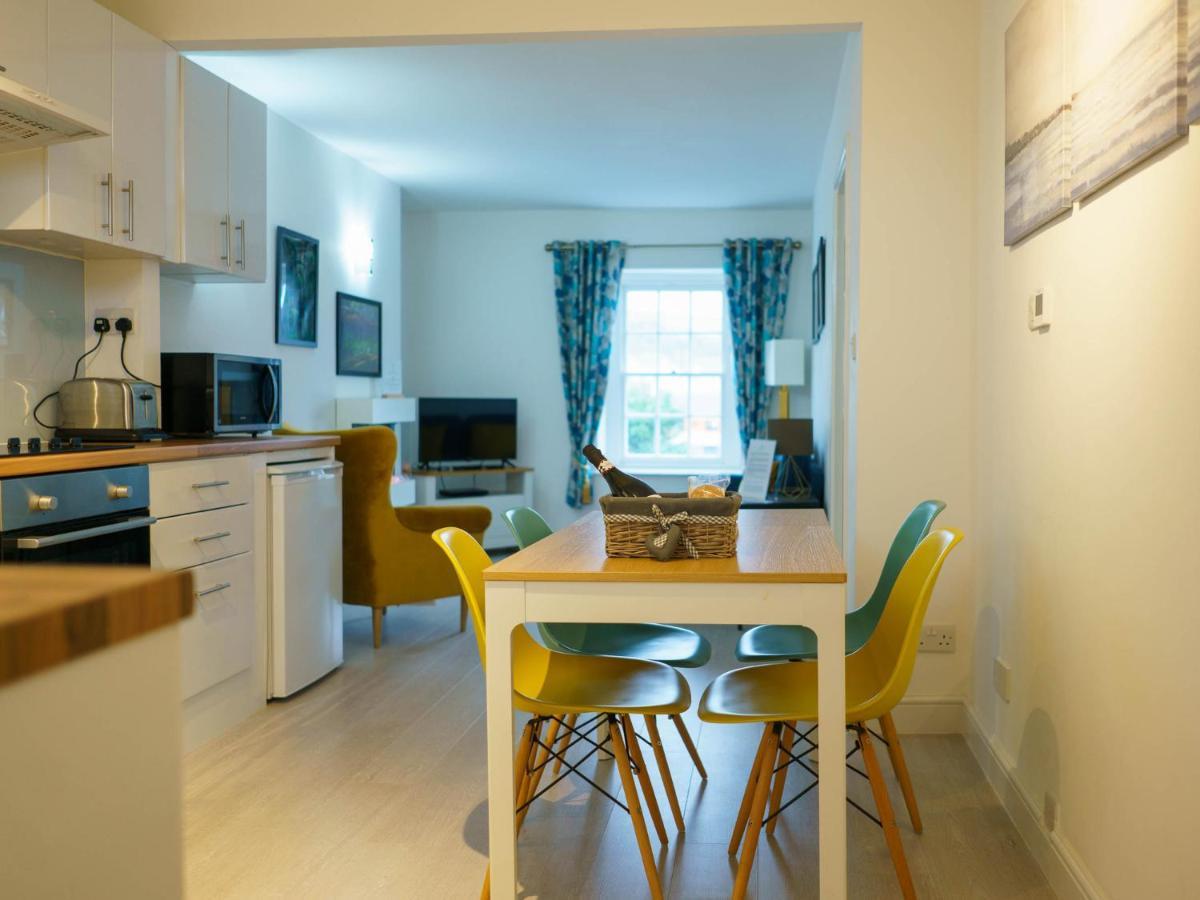 Pass The Keys Modern 2 Bed Flat Overlooking Aberaeron Harbour Kültér fotó