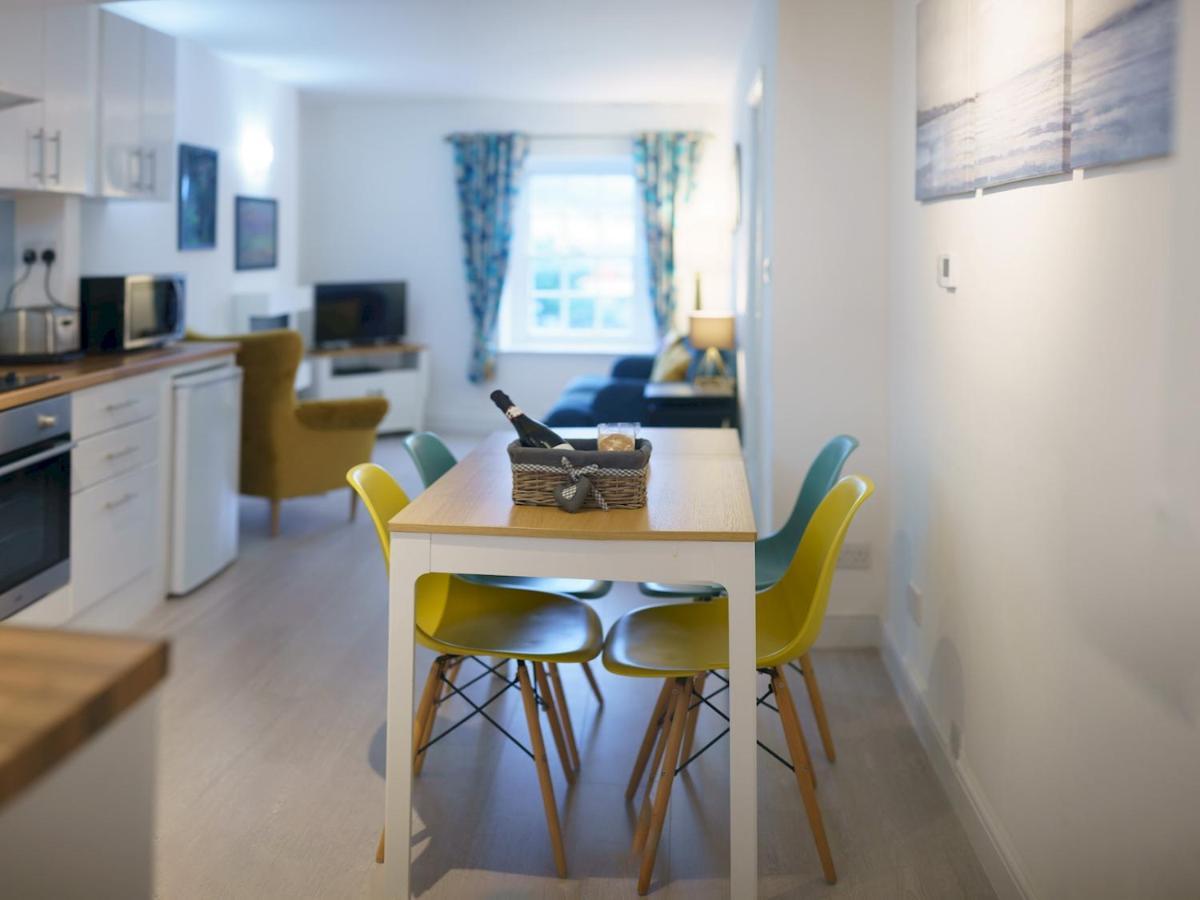 Pass The Keys Modern 2 Bed Flat Overlooking Aberaeron Harbour Kültér fotó