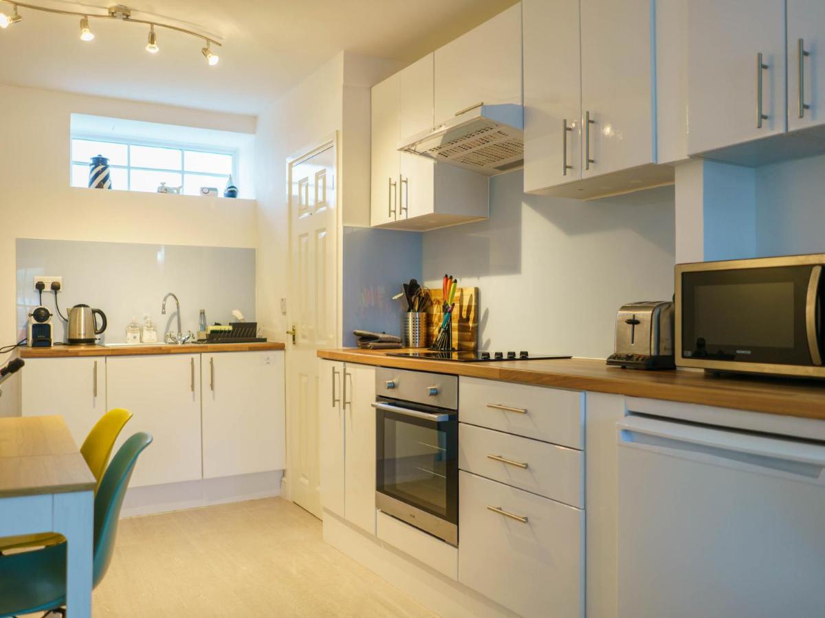 Pass The Keys Modern 2 Bed Flat Overlooking Aberaeron Harbour Kültér fotó