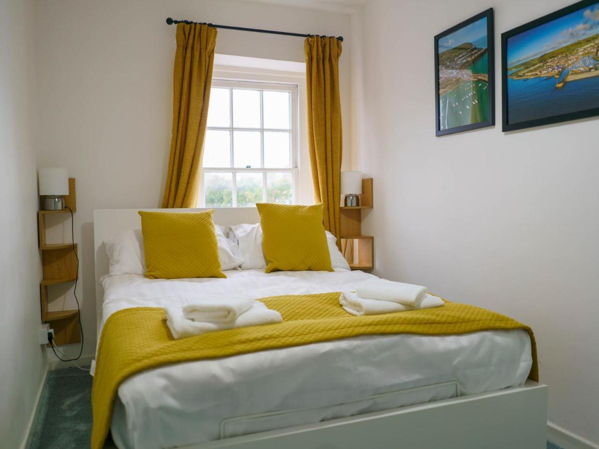 Pass The Keys Modern 2 Bed Flat Overlooking Aberaeron Harbour Kültér fotó