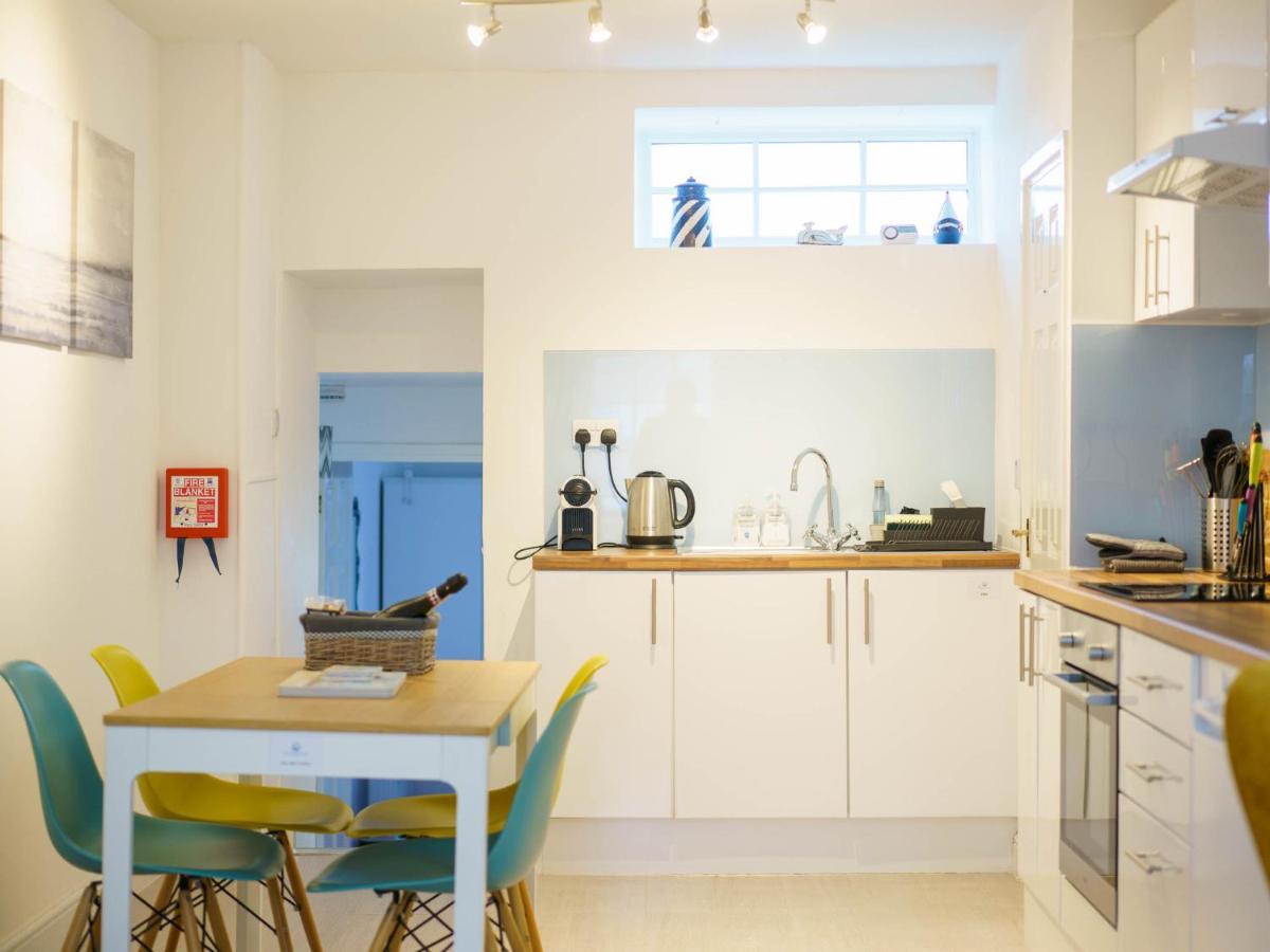 Pass The Keys Modern 2 Bed Flat Overlooking Aberaeron Harbour Kültér fotó