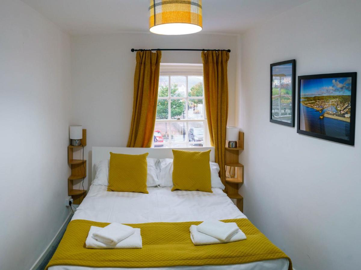 Pass The Keys Modern 2 Bed Flat Overlooking Aberaeron Harbour Kültér fotó