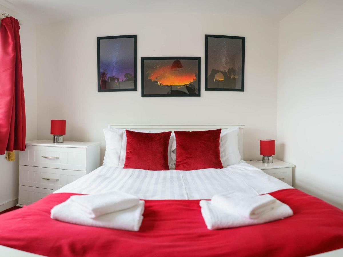 Pass The Keys Modern 2 Bed Flat Overlooking Aberaeron Harbour Kültér fotó