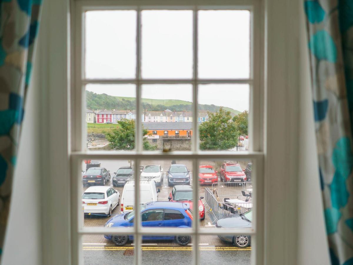 Pass The Keys Modern 2 Bed Flat Overlooking Aberaeron Harbour Kültér fotó